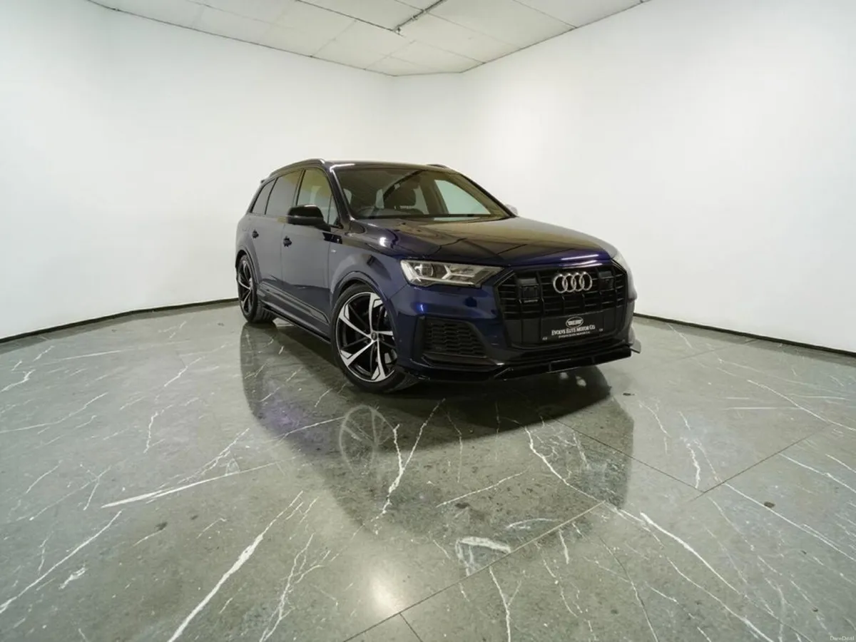 Audi Q7 TFSI E QUATTRO S LINE BLACK EDITION - Image 4