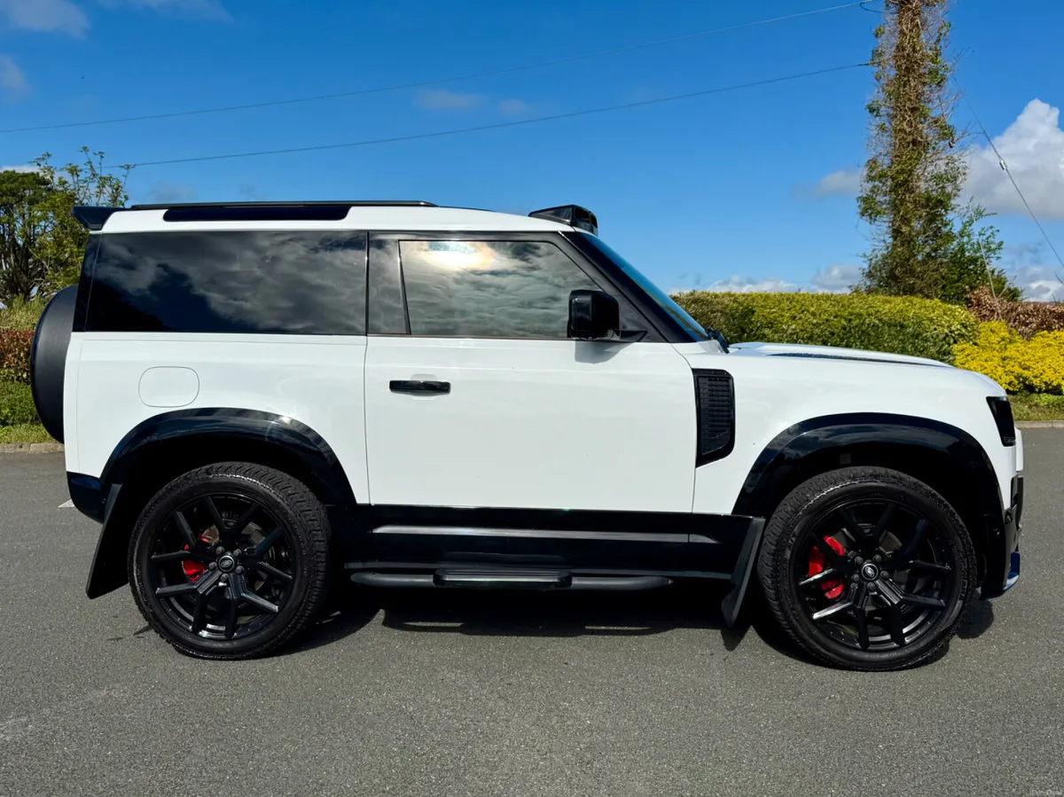 2021 Land Rover Defender HARD TOP AUTO 3 SEATS - Image 2