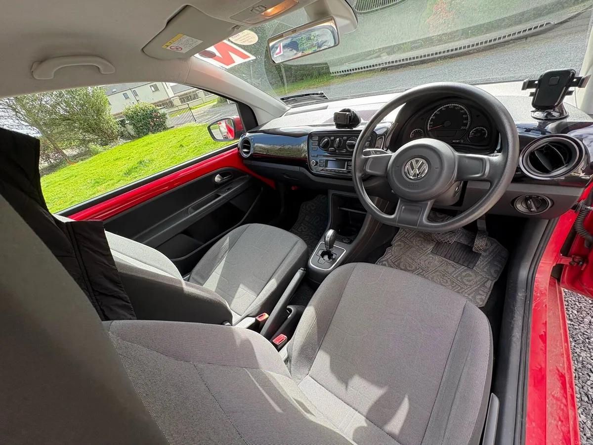 Volkswagen Up - Image 4