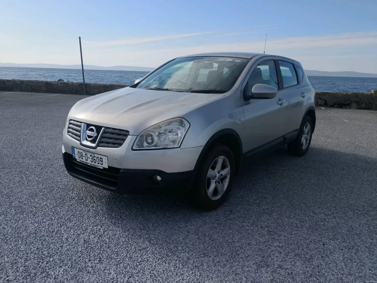 Automatic Nissan Qashqai LOW MILEAGE - Image 3