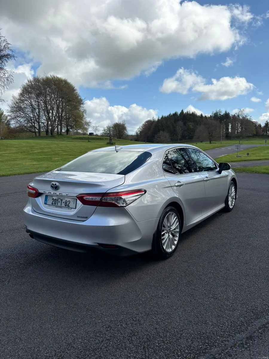 2020 Toyota Camry 2.5 Hybrid - Image 2