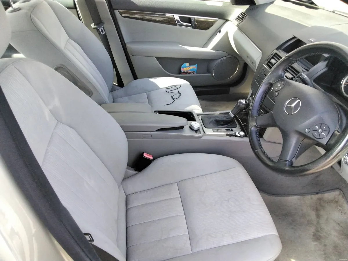Mercedes-Benz C-Class 2008 - Image 3