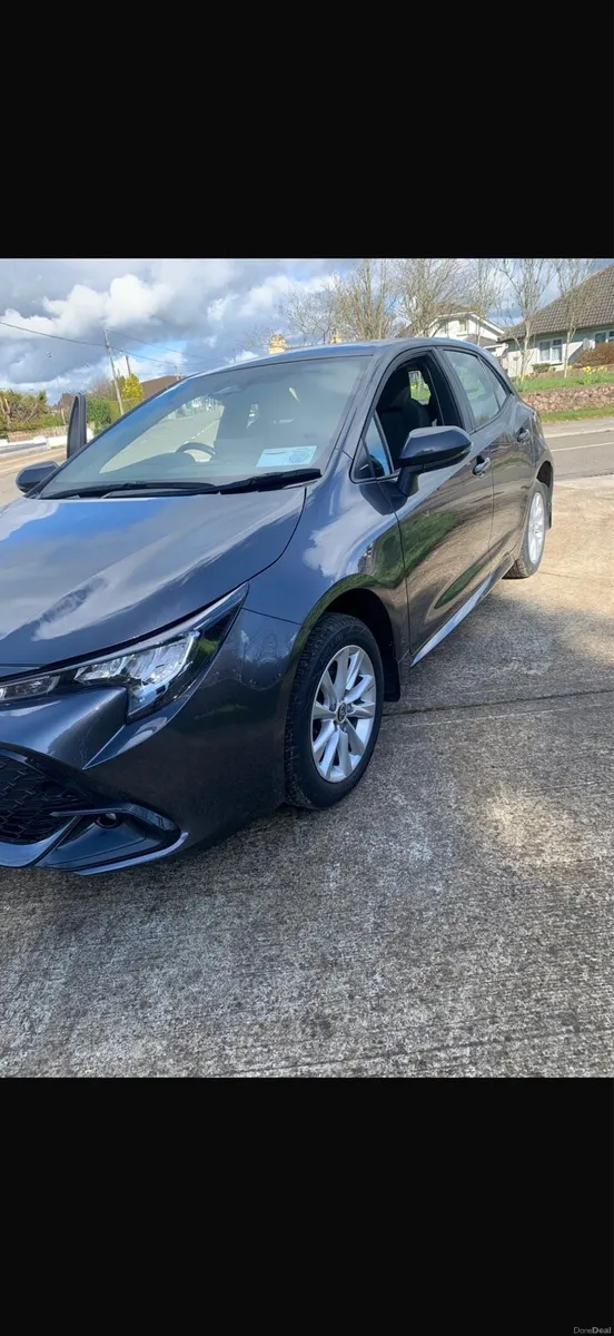 Toyota Corolla hybrid - Image 2