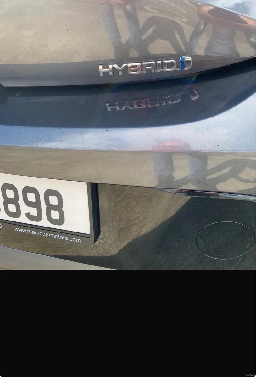 Toyota Corolla hybrid - Image 4