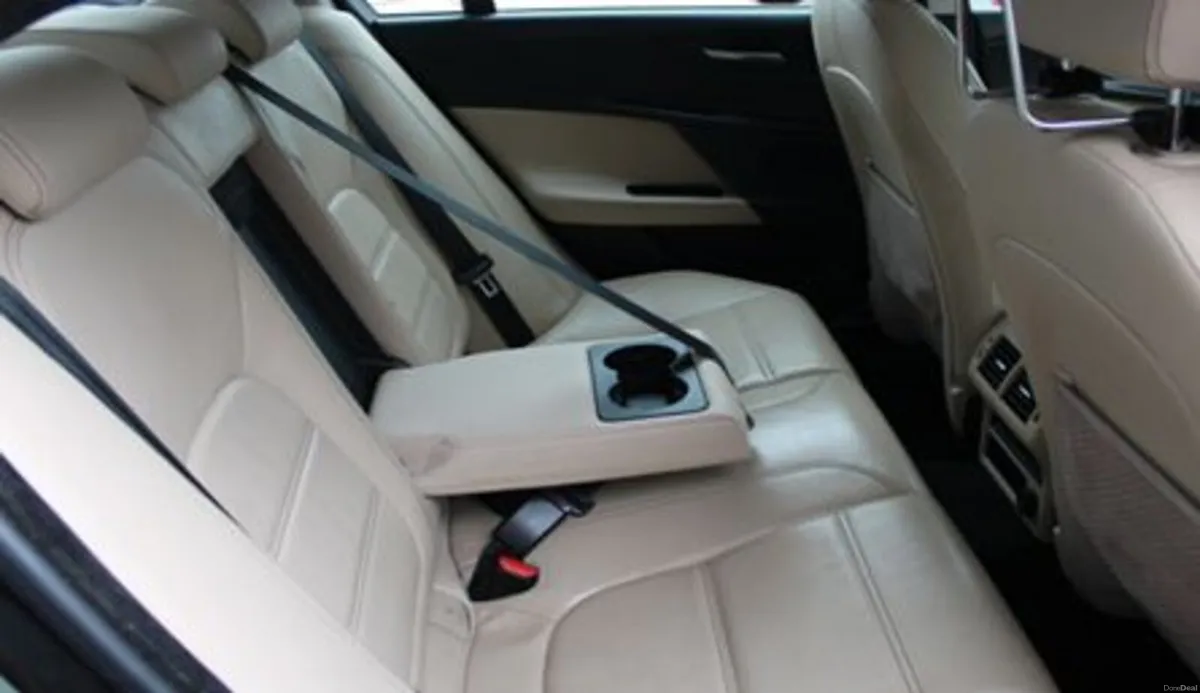 Jaguar XE 2017 - Image 2