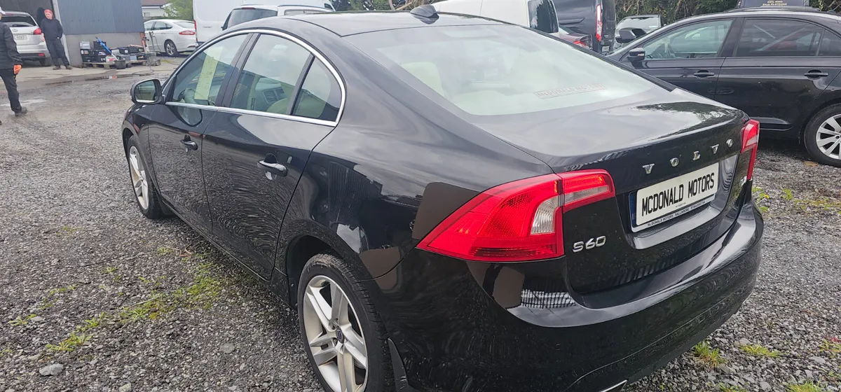 Volvo S60 2014 - Image 2