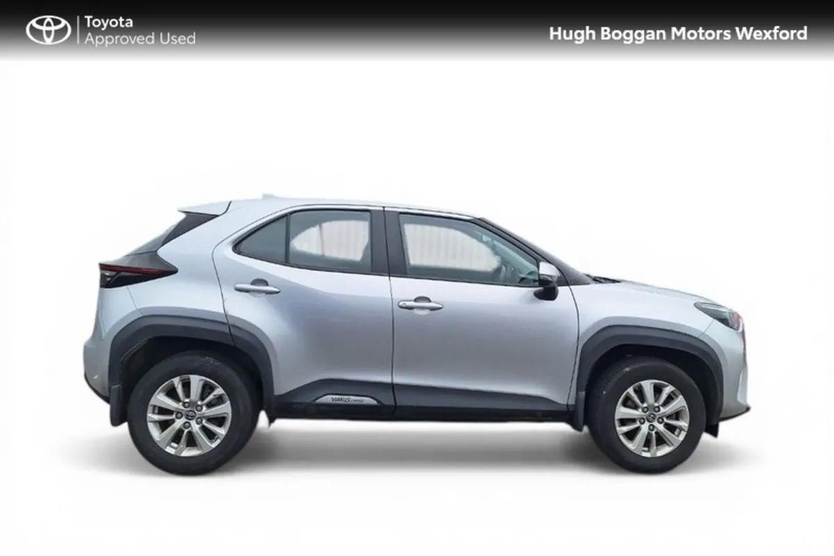 Toyota Yaris Cross LUNA HYBRID, NICE LOW MILEAGE!! - Image 3