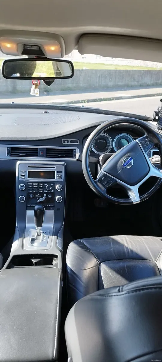 Volvo S80 2011  2.0 Diesel Automatic, Full Leather - Image 4