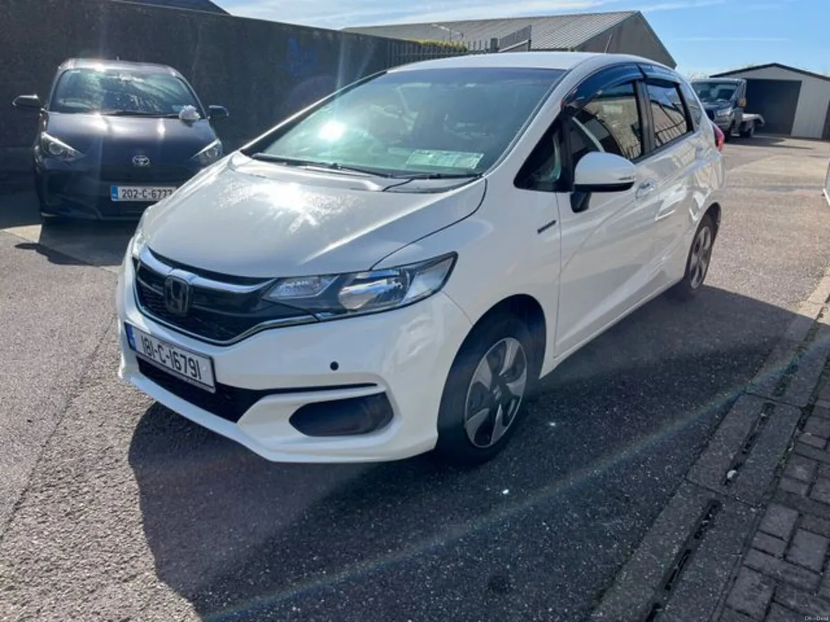 Honda Fit Daa-gp5 Hybrid 5DR Auto - Image 2