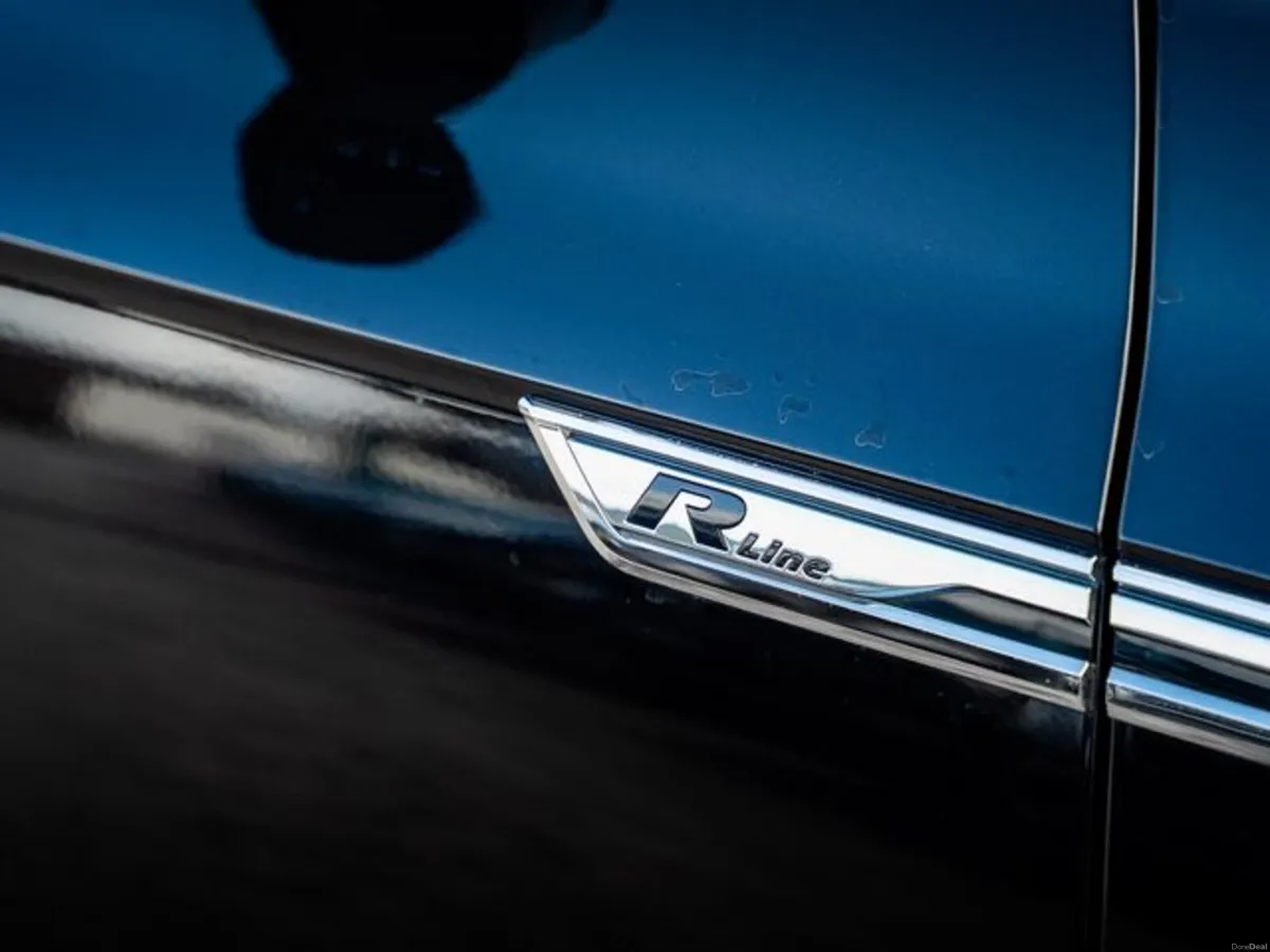 Volkswagen Touareg V6 R-LINE TDI 5 SEAT PASSENGER - Image 2