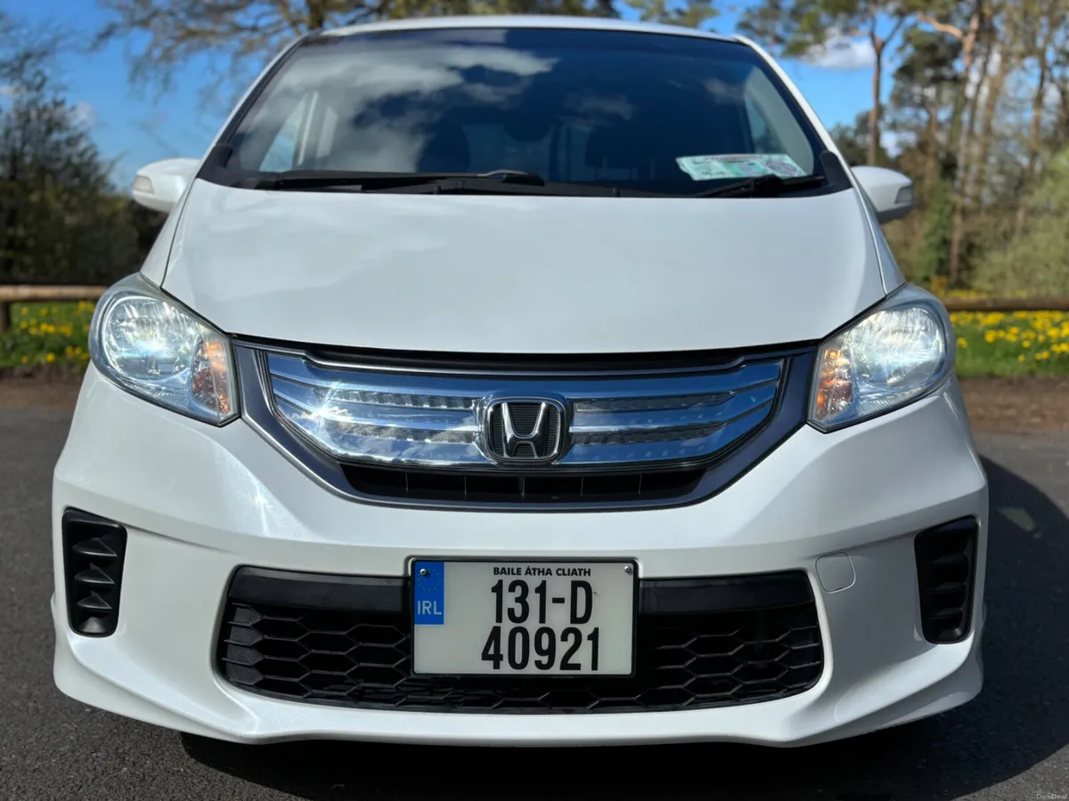 2013 Honda Freed 1.5 hybrid automatic - Image 2