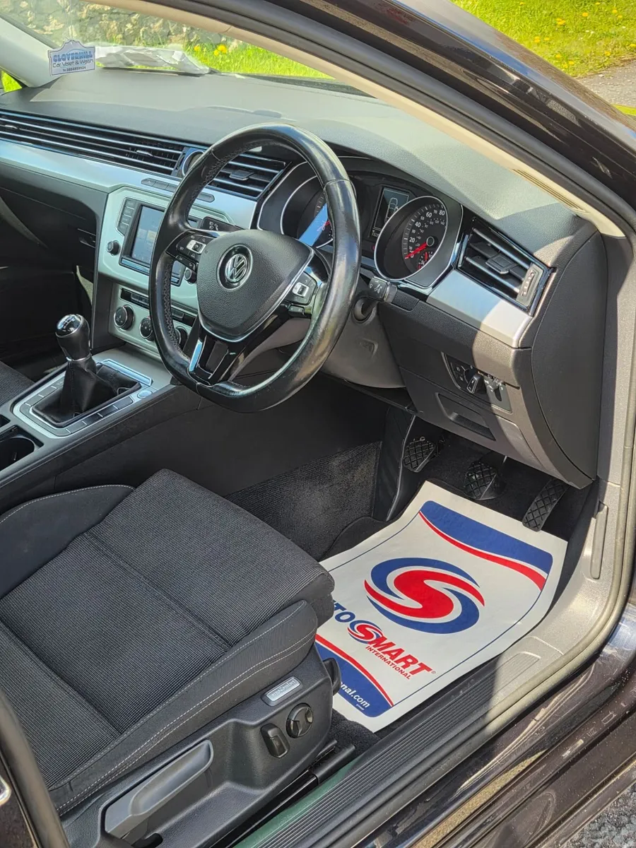 Volkswagen Passat 2016 - Image 4
