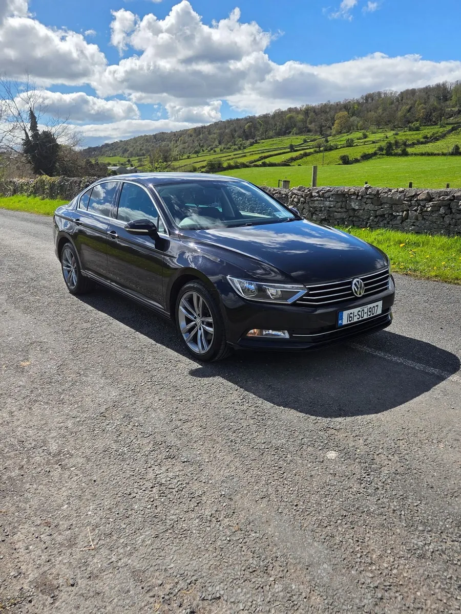 Volkswagen Passat 2016 - Image 2
