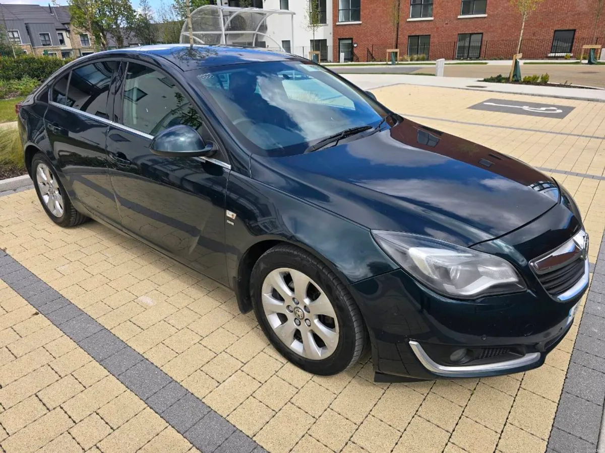 2015 INSIGNIA SRI / NCT, TAX & SERVICED! - Image 4