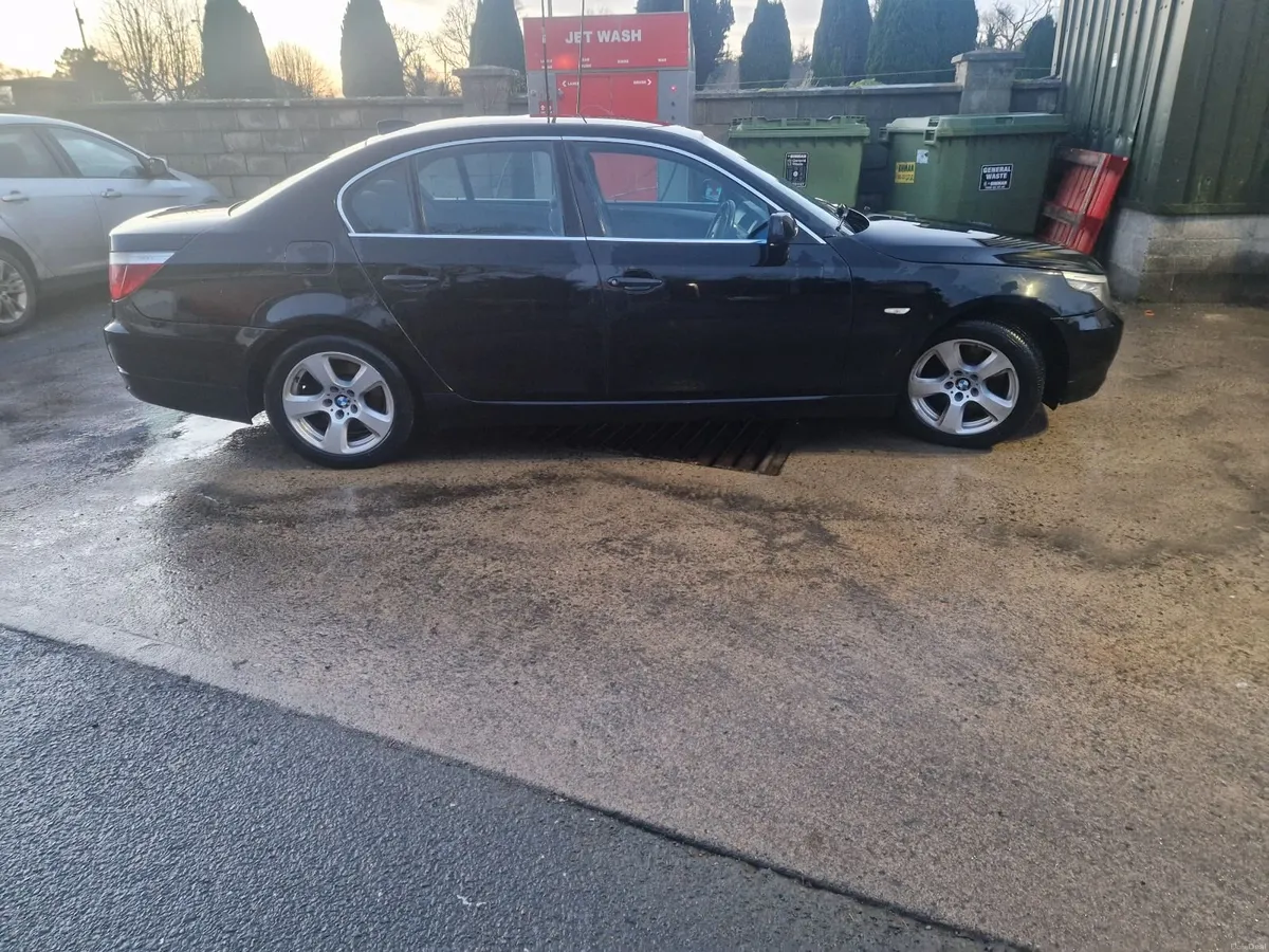 BMW 5-Series 2008 - Image 2