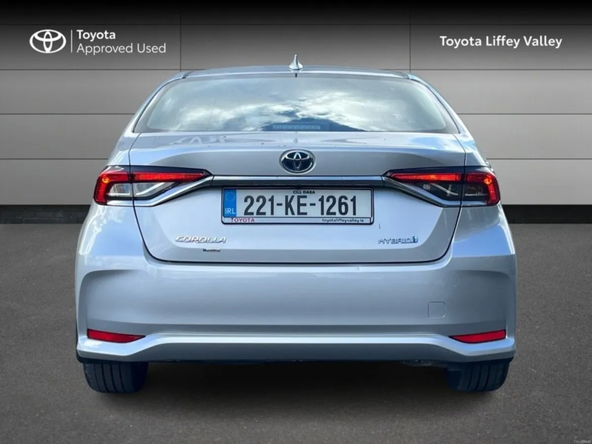 Toyota Corolla COROLLA LUNA HYBRID SALOON - Image 4
