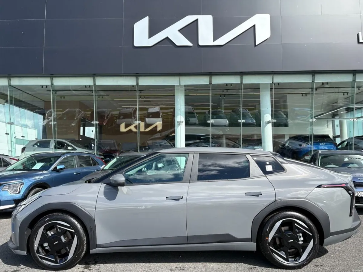 Kia EV4 Fastback Earth 3 ( Range 612 km ) 0% Finan - Image 3