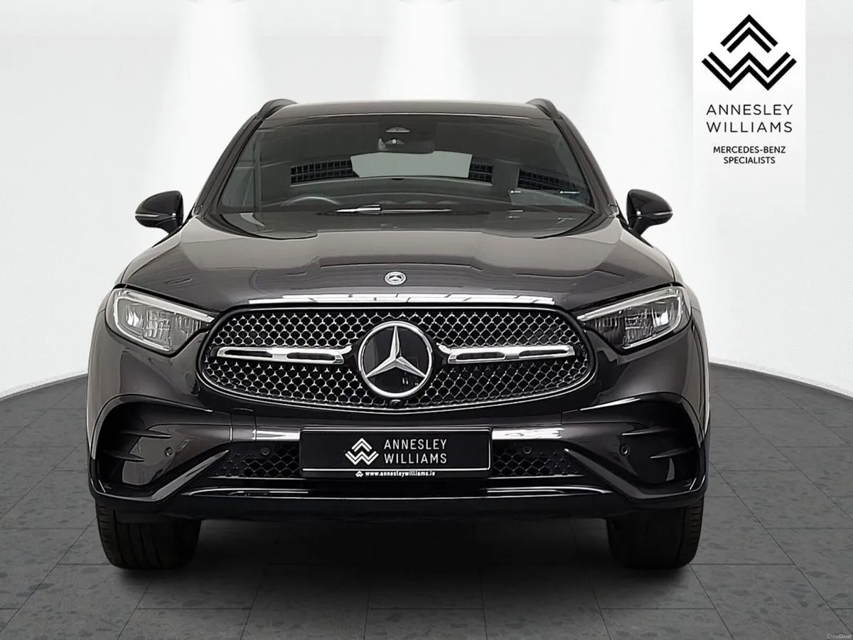 Mercedes-Benz GLC GLC300e Urban Edition 4Matic - Image 3