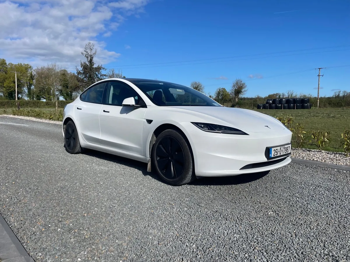 Tesla Model 3 2025 - Image 2