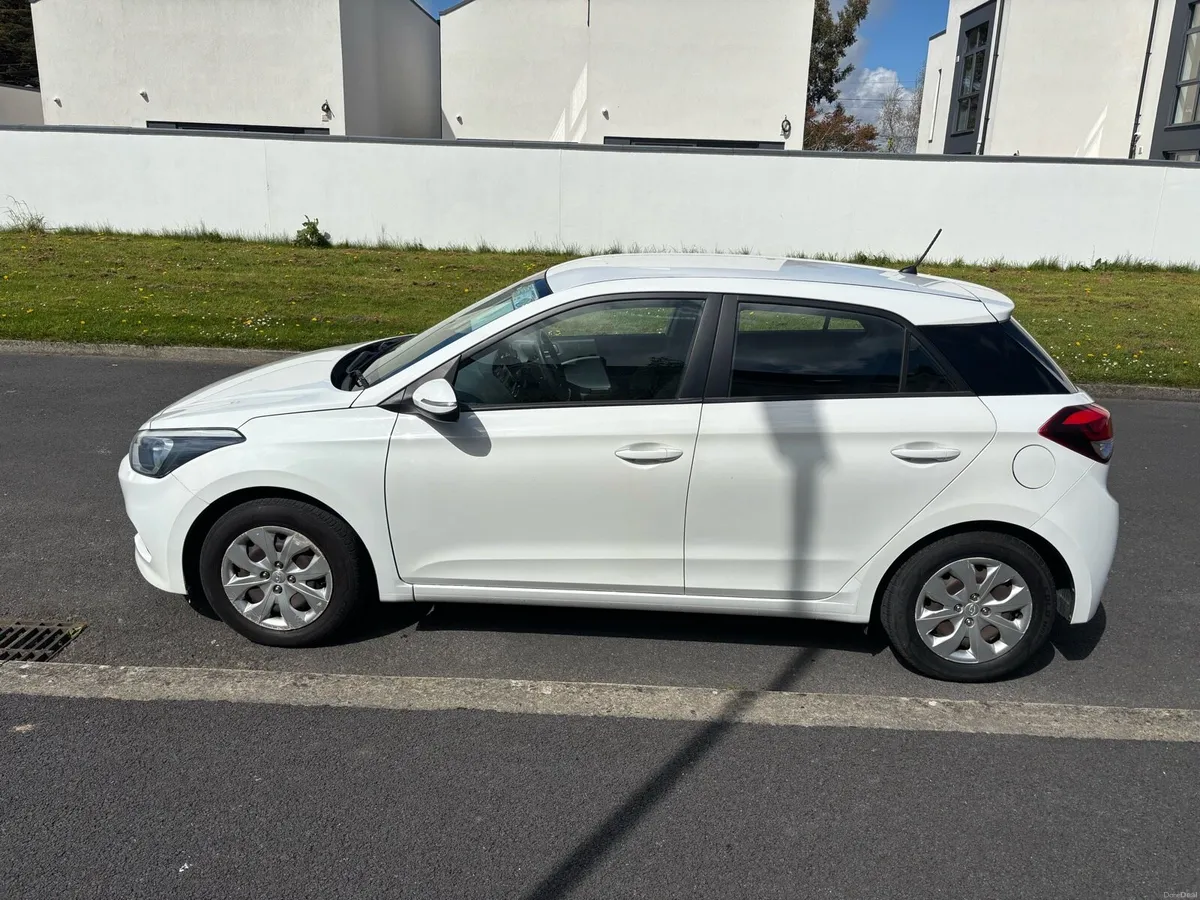 2015 Hyundai i20 1.2 Petrol - Low Mileage - Image 4