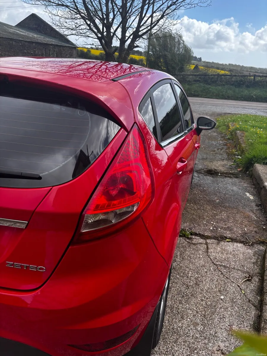 2011 Ford Fiesta Titanium Spec - Image 4