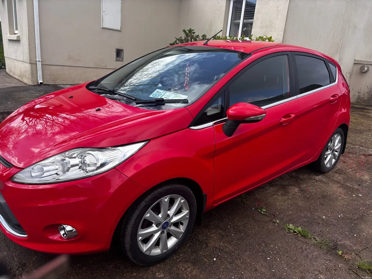 2011 Ford Fiesta Titanium Spec - Image 2