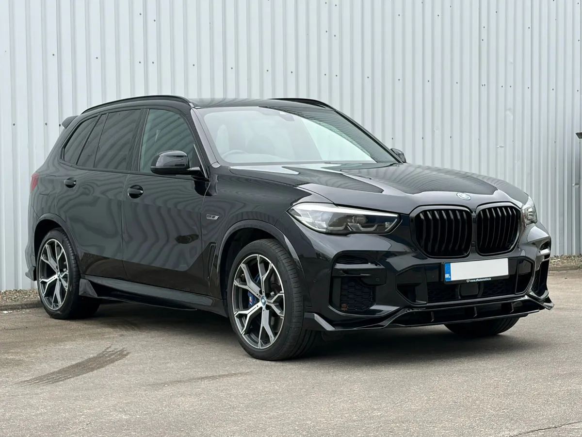 2022 BMW X5 45e M Sport Plus M Performance X-Drive - Image 1