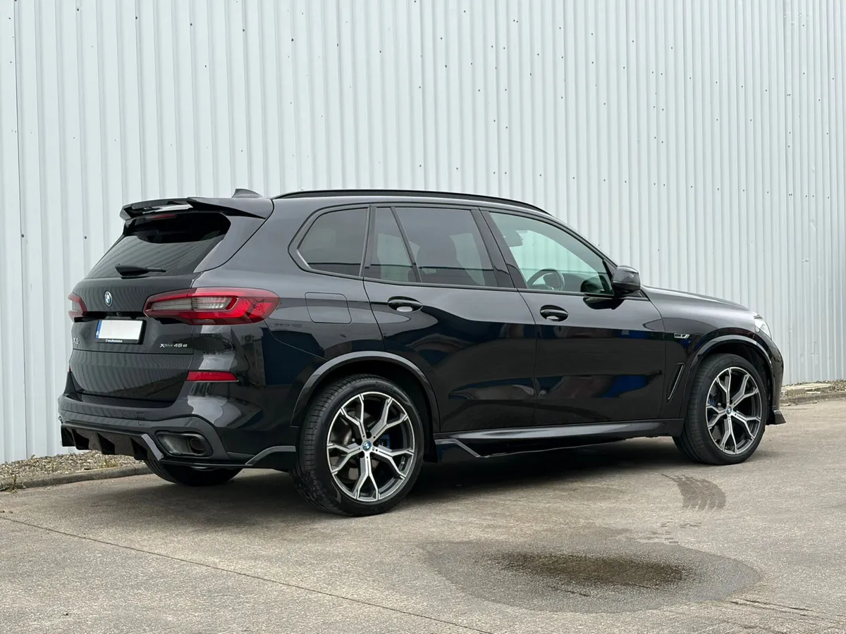 2022 BMW X5 45e M Sport Plus M Performance X-Drive - Image 4