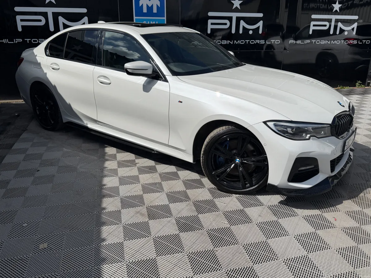 BMW 330e M Sport Pro Sunroof Comfort Pack Top Spec - Image 3
