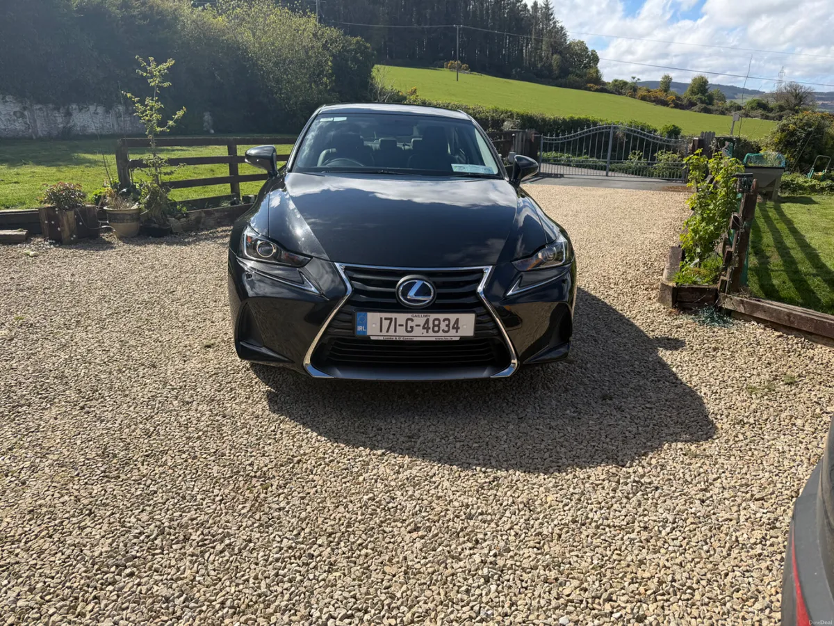 Lexus IS 2017 2.5L petrol Hybrid. - Image 4