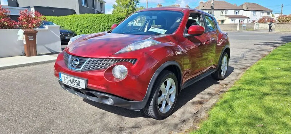 2011 Nissan Juke - Image 2