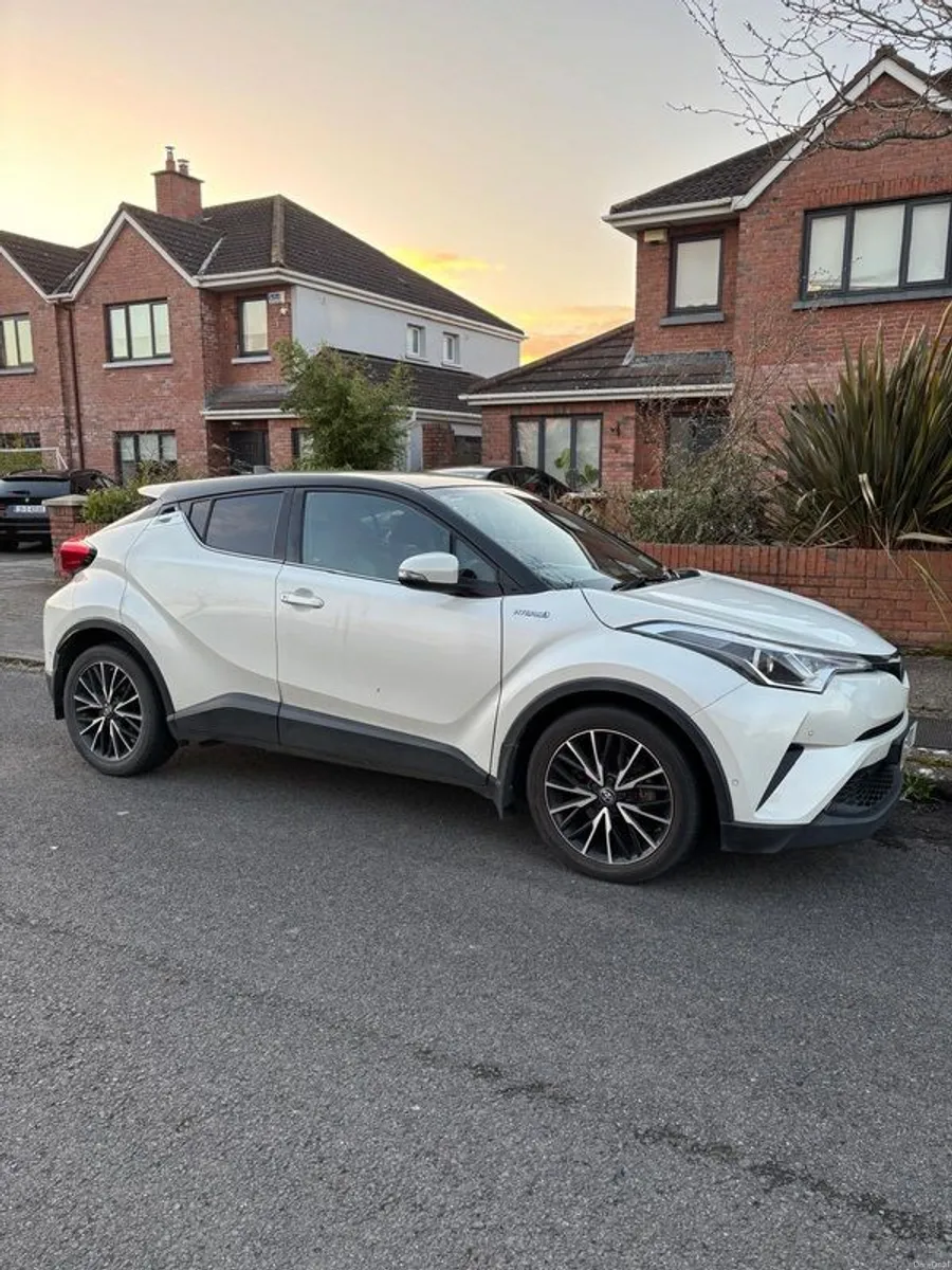 2018 Toyota C-hr SOL - Image 5