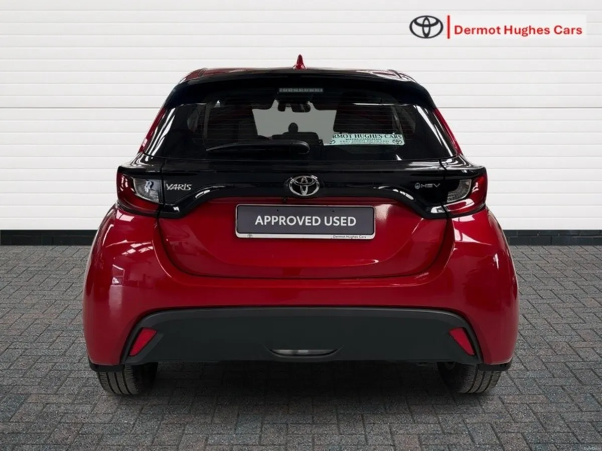 Toyota Yaris HYBRID LUNA AUTO - Image 4