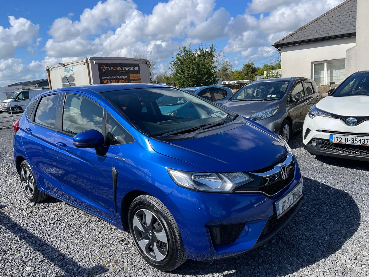 Honda Fit 2016  1.5 HYBRID Push Start Auto - Image 4