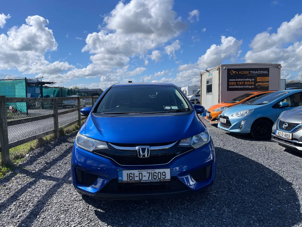 Honda Fit 2016  1.5 HYBRID Push Start Auto - Image 3
