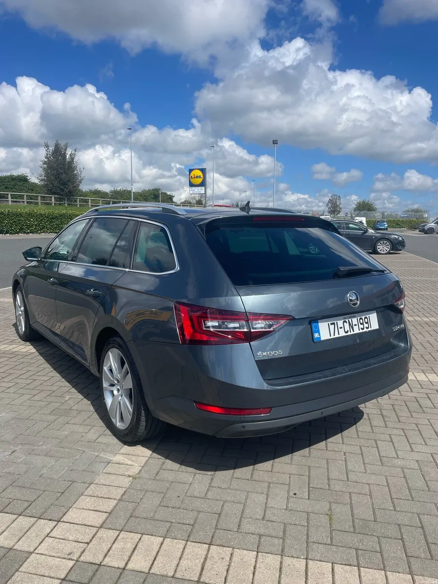 Skoda Superb Executive Edition - Image 4