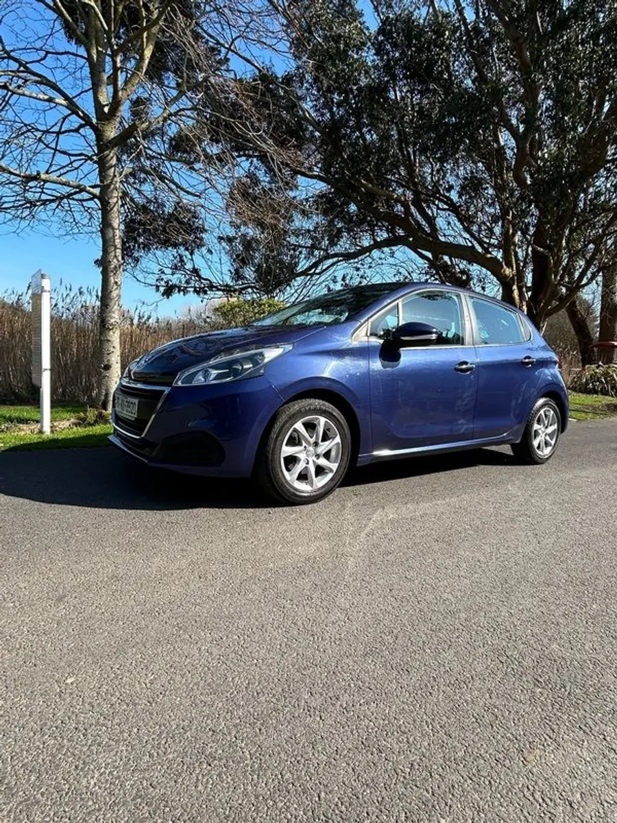 2017 Peugeot 208 - Image 2