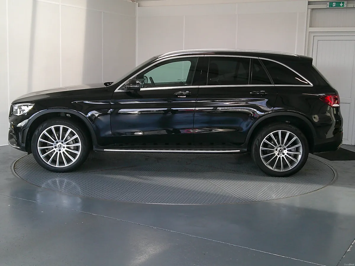 Mercedes-Benz GLC 2022 - Image 4