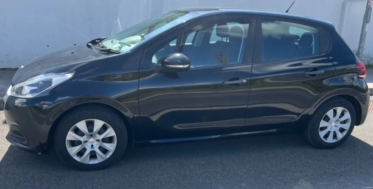 Peugeot 208 2018 - Image 2