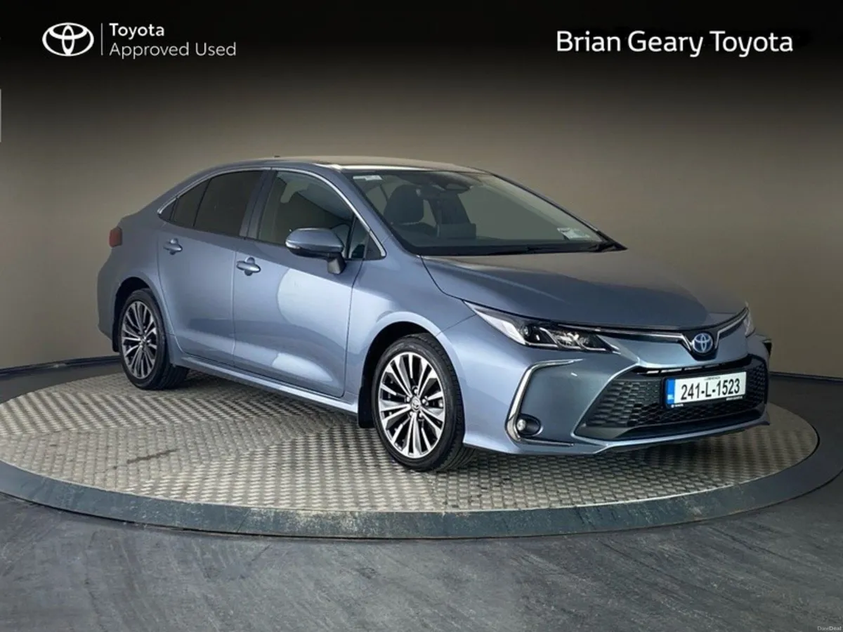 Toyota Corolla HYBRID LUNA SPORT SALOON - Image 1