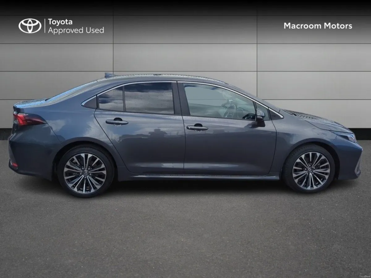 Toyota Corolla COROLLA LUNA SPORT SALOON 4DR - Image 3