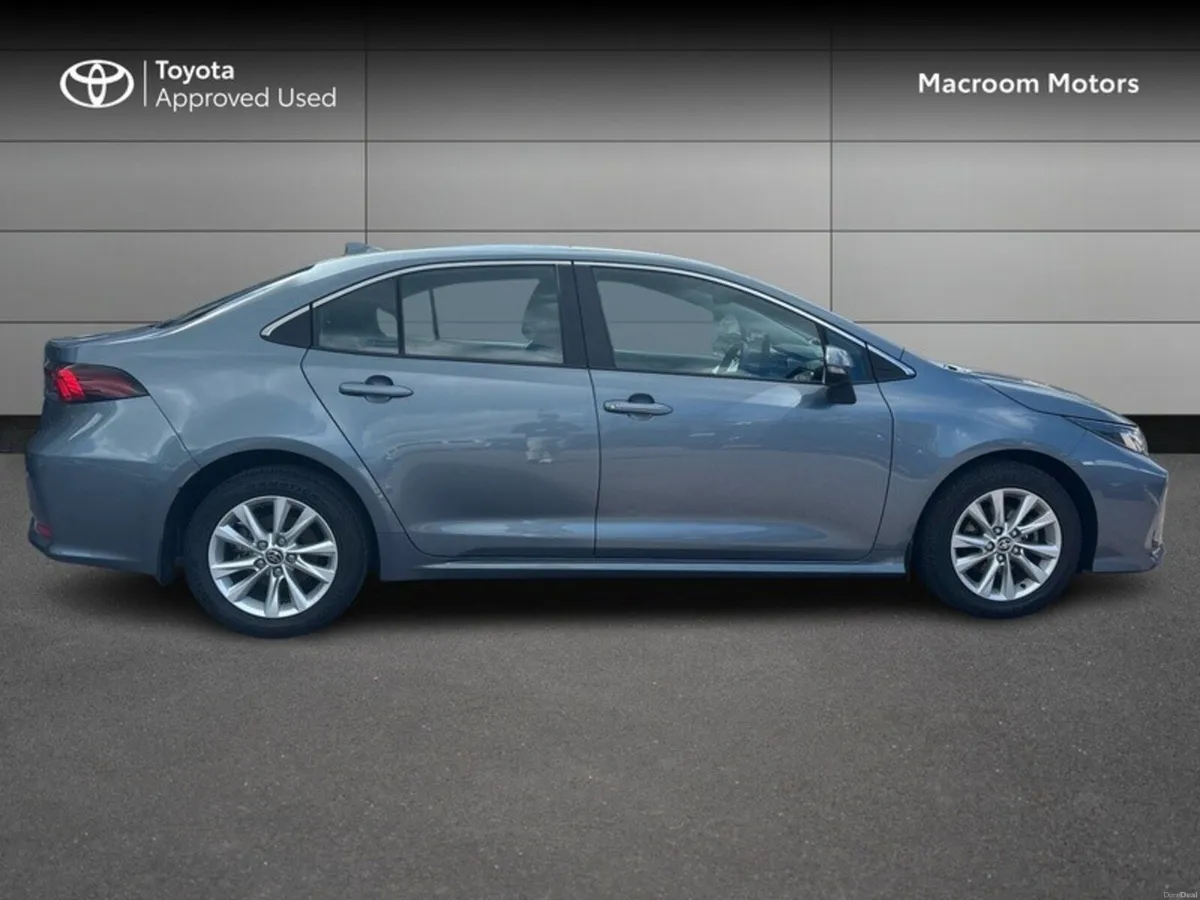 Toyota Corolla EASTER SALE!! LUNA 4DR SALOON AUTO - Image 3