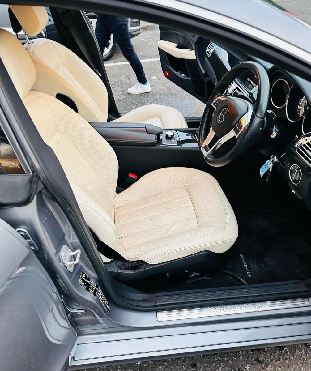 Mercedes-Benz CLS-Class low km - Image 4