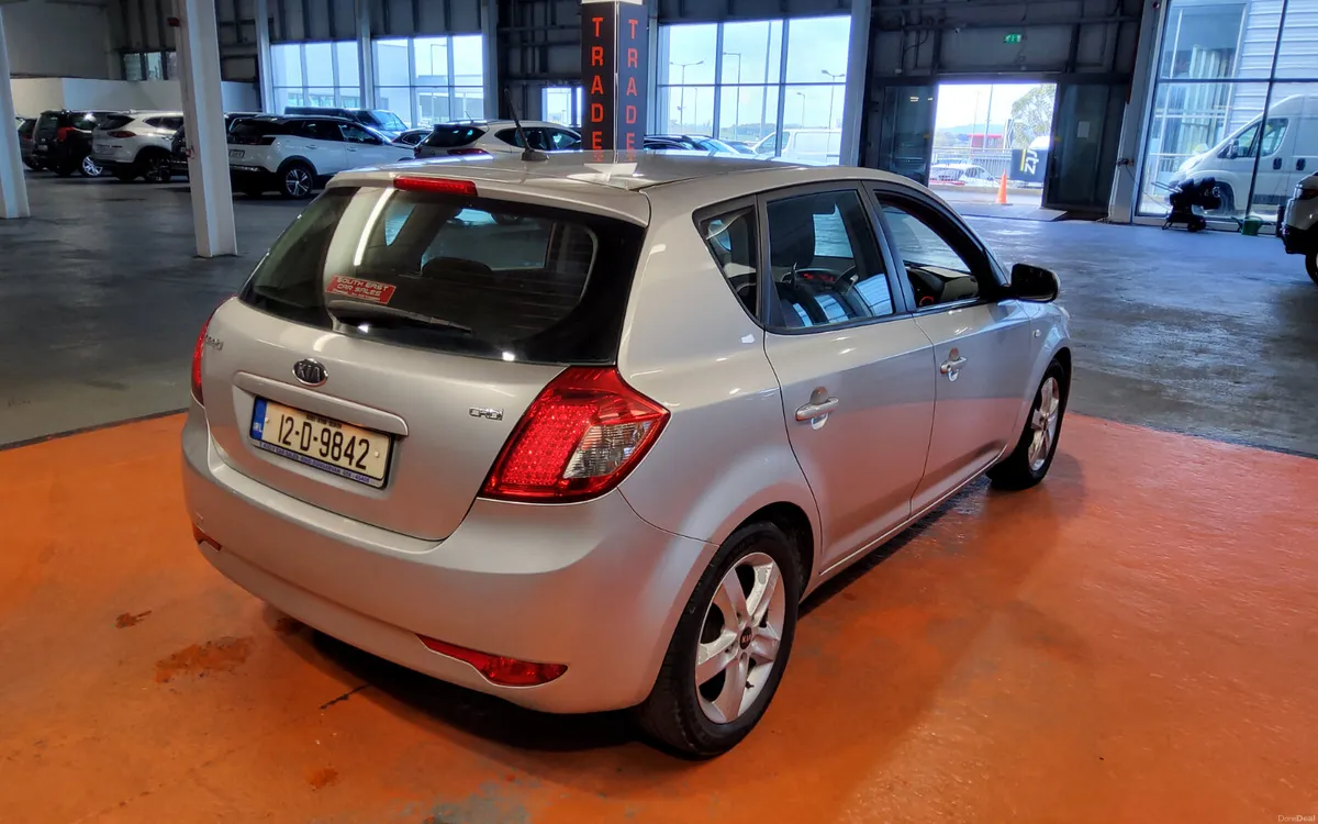 Kia Ceed 2012 - Image 4