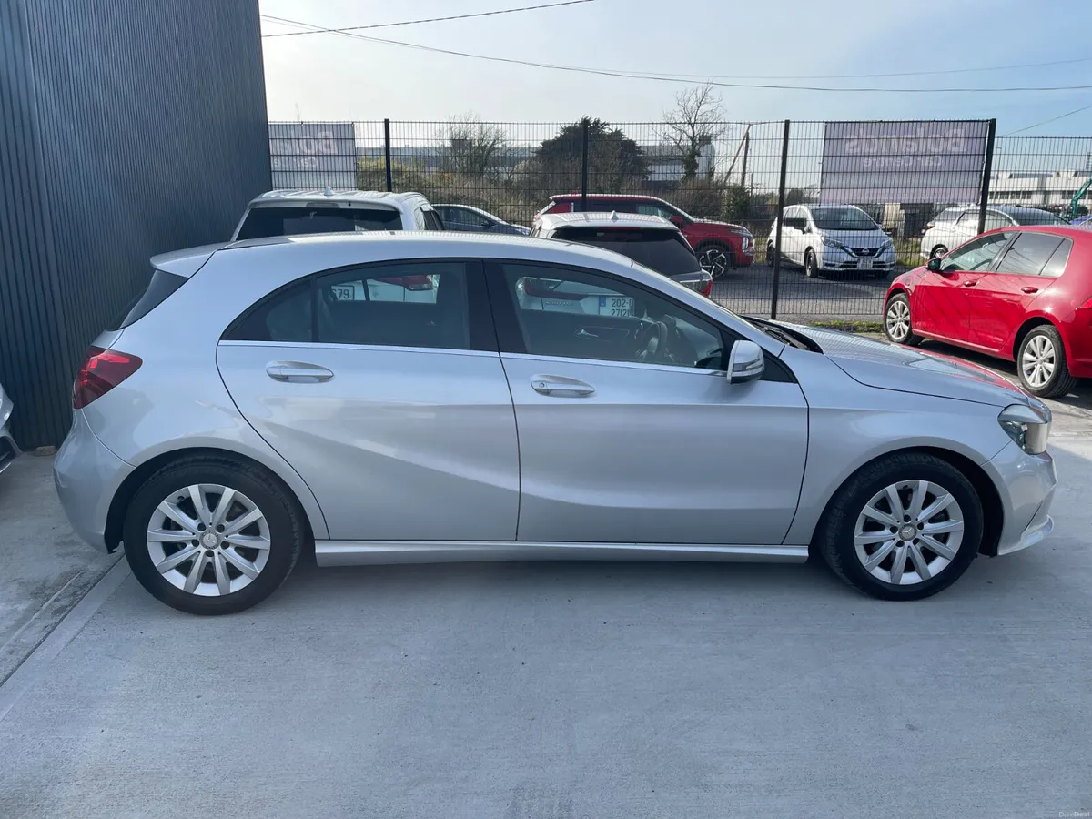 162 Mercedes-Benz A-Class 1.6 Automatic 5dr Model - Image 2