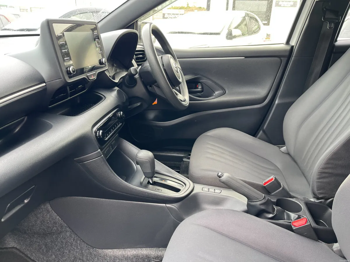 202 Toyota Yaris Hybrid 1.5 Automatic 5dr Model - Image 4