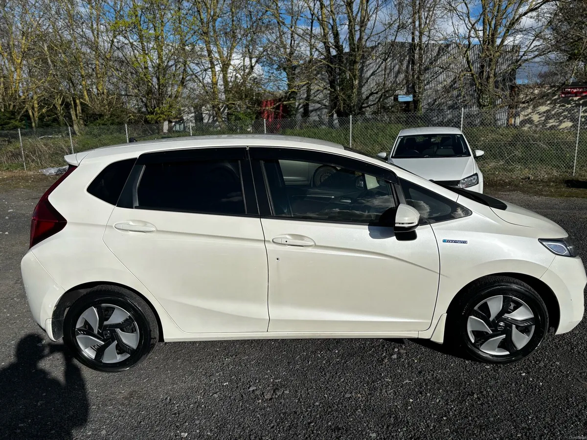Honda fit hybrid - Image 4