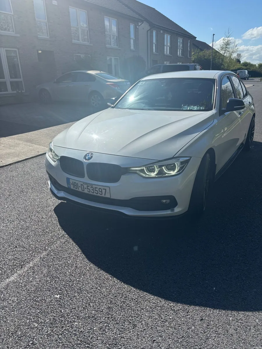 BMW 3-Series 2018 - Image 4