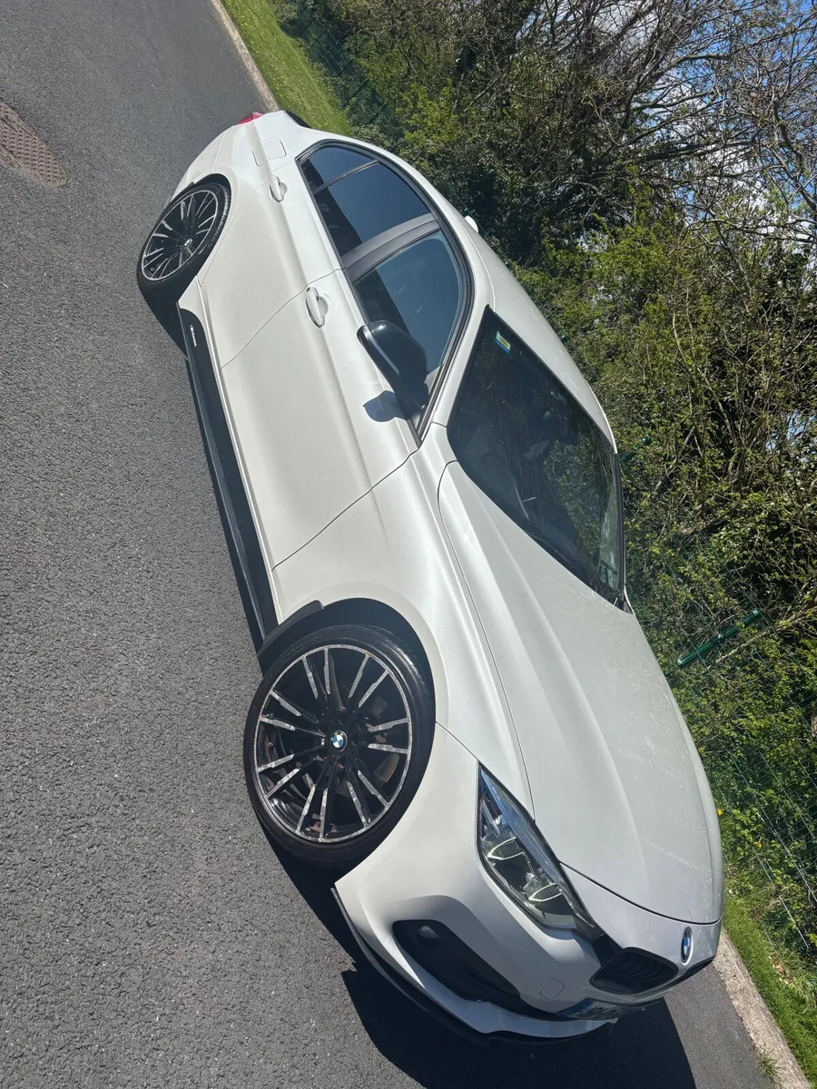 BMW 3-Series 2018 - Image 1