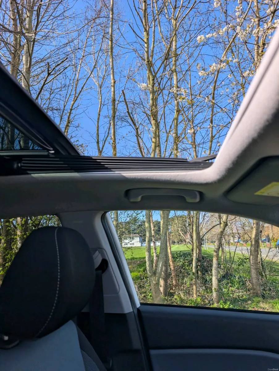 Hyundai i20 premium 1 owner - Image 3